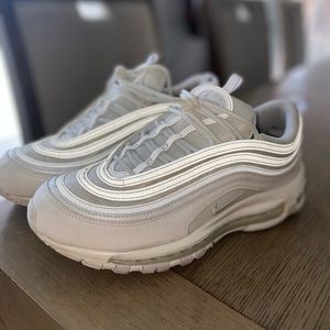 Only worn a few times